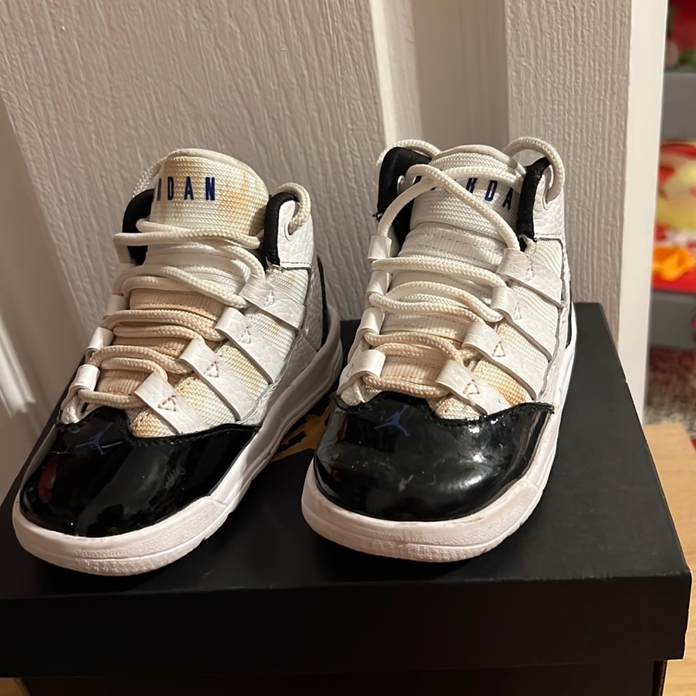 Jordan max aura 5c
